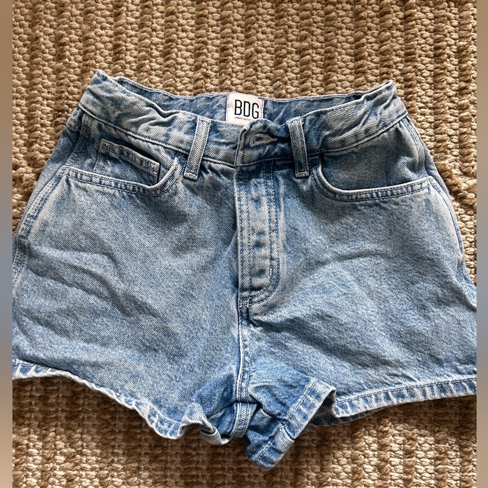 BDG urban outfitters cargo  shorts size 24